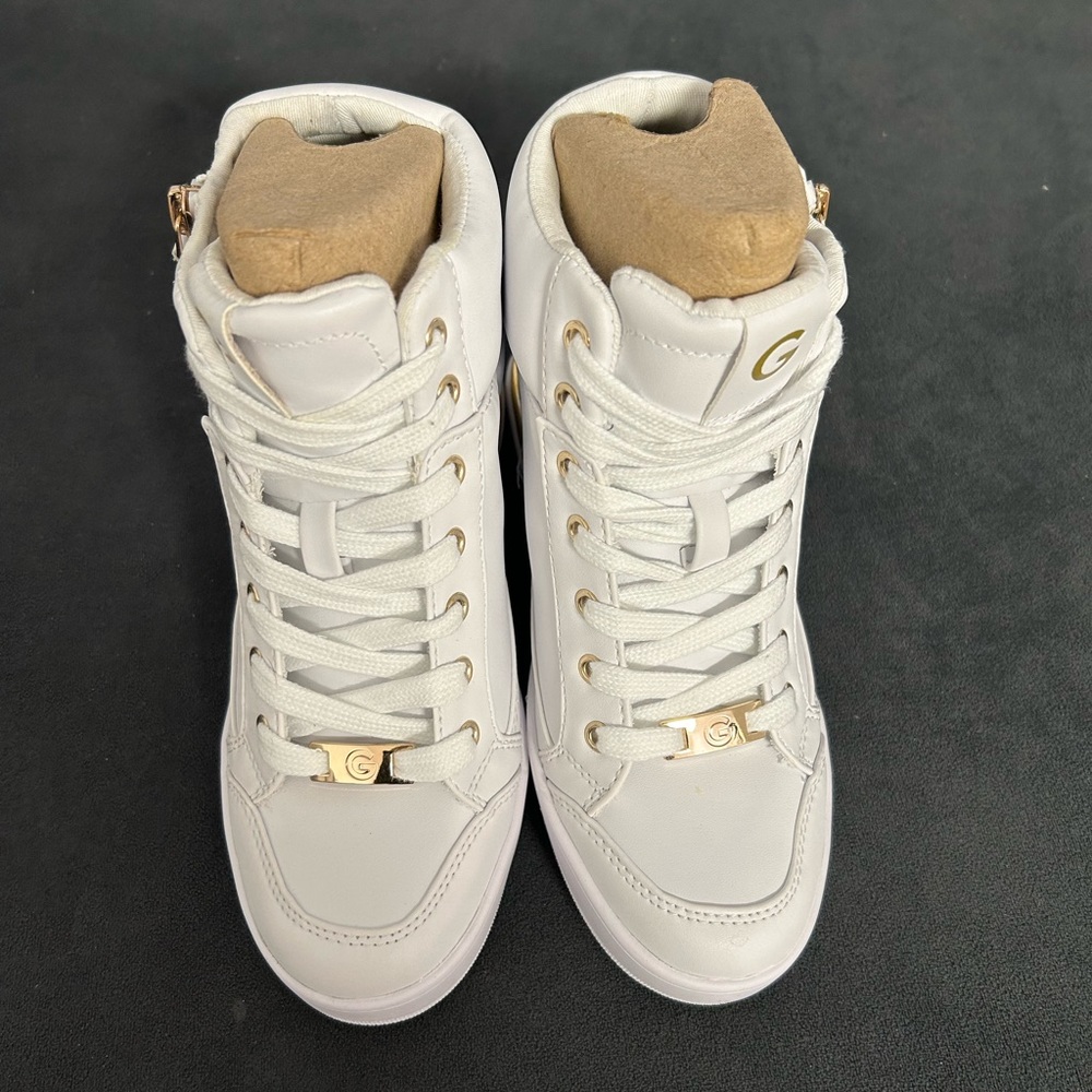 NEW! Guess GBG Los Angeles white wedge sneakers size 7